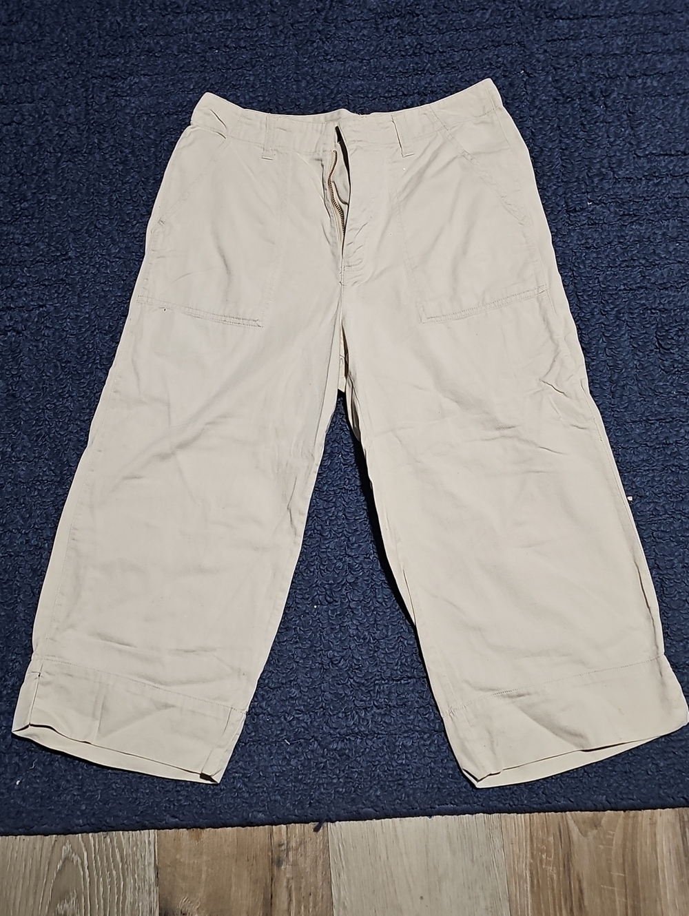 White Stag Cream Capri's with Gold-Tone Zipper Accent